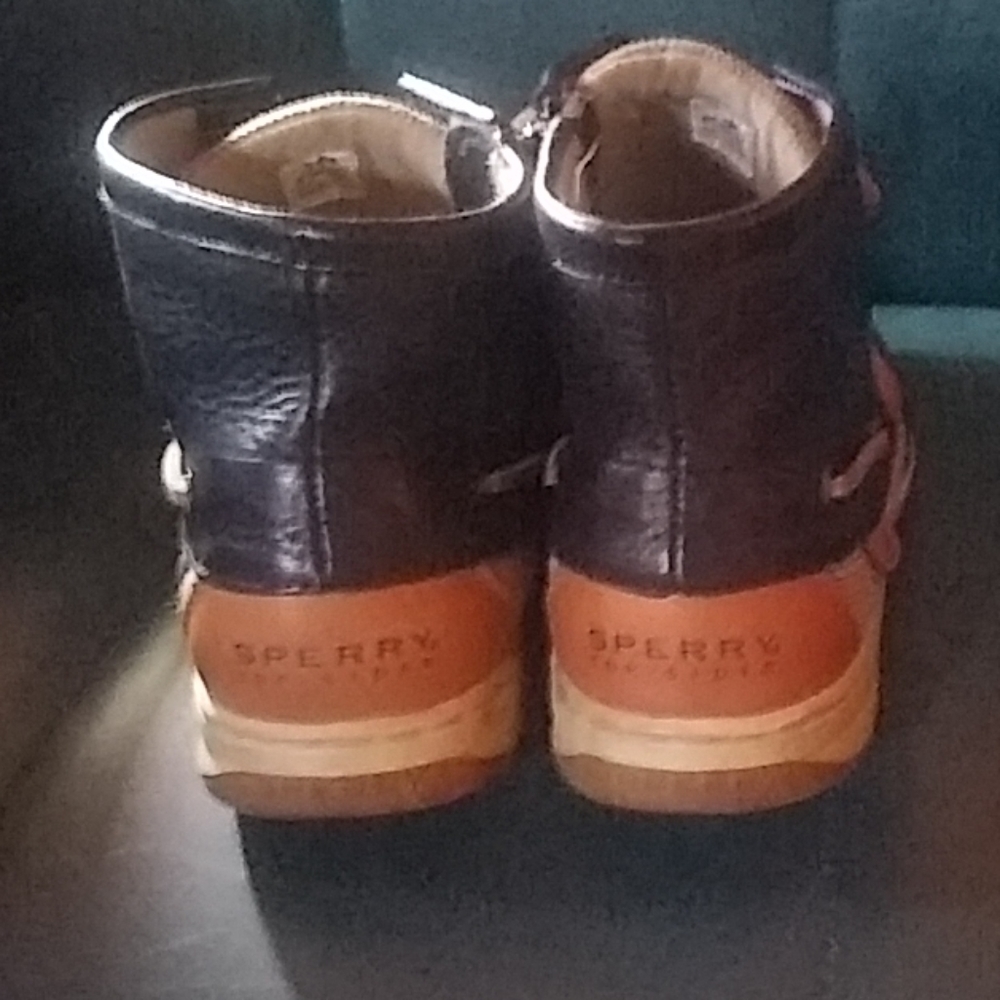 Sperry Dockside Chukkas - Picture 2 of 3